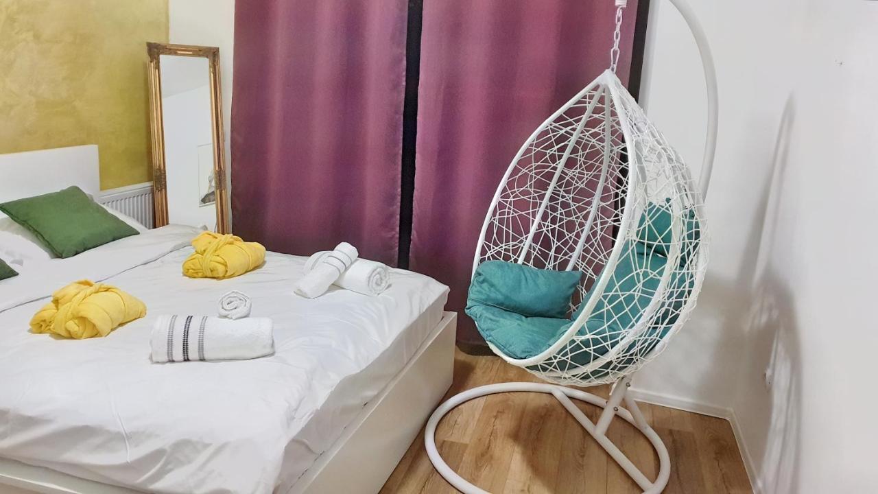 Cozy Penthouse In A New Business Building In City Center. Free Private Parking Apartman Kolozsvár Kültér fotó