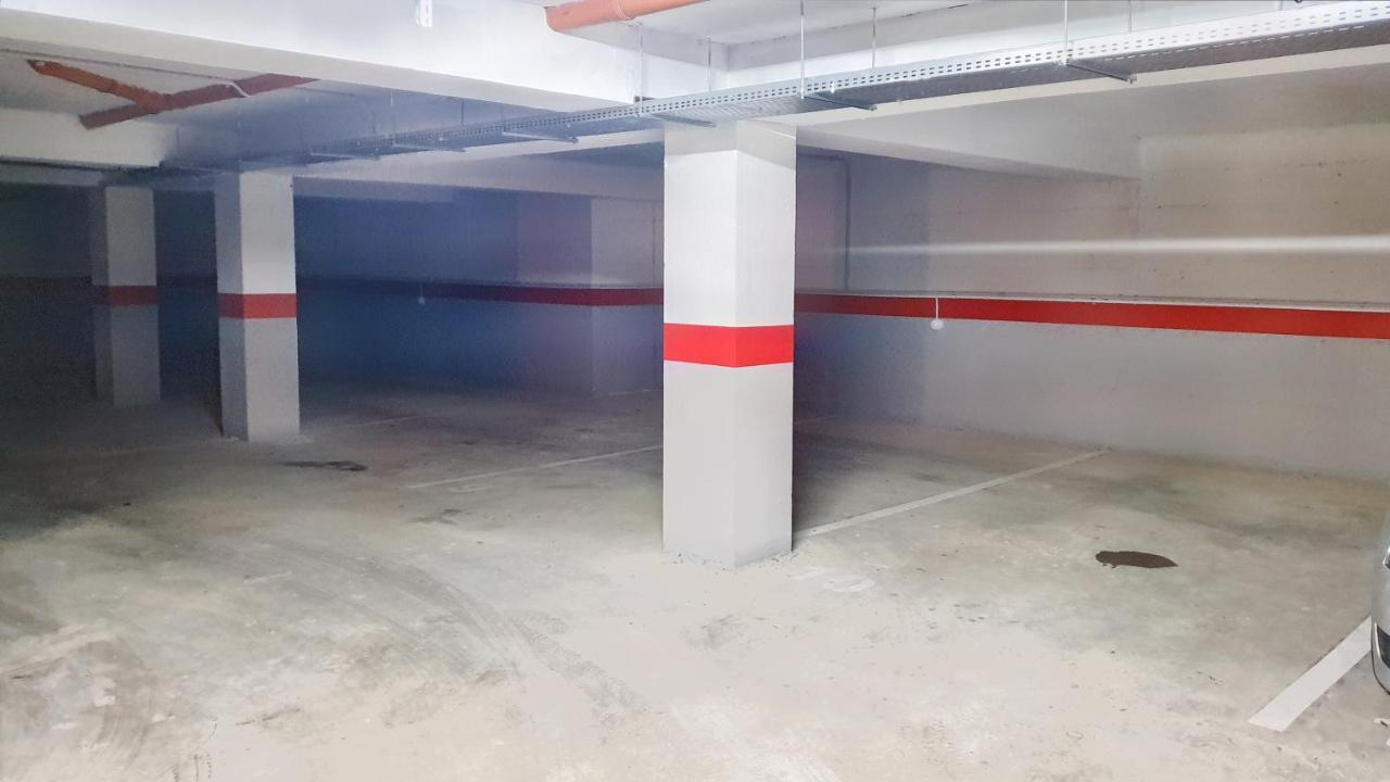 Cozy Penthouse In A New Business Building In City Center. Free Private Parking Apartman Kolozsvár Kültér fotó